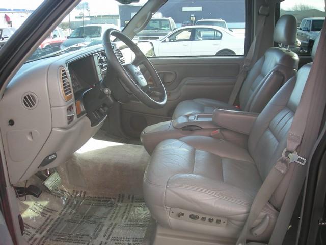 1999 GMC Yukon Denali SLT