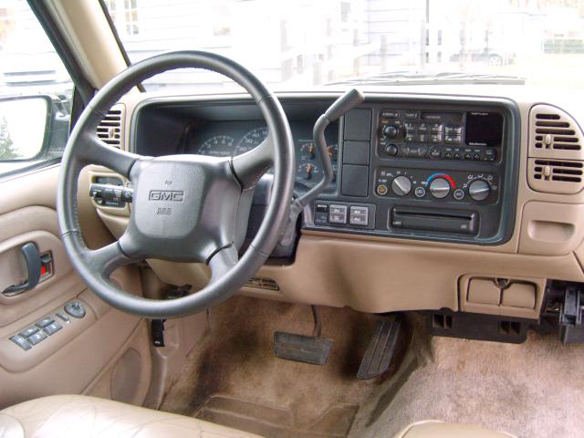 1999 GMC Yukon Denali SLT