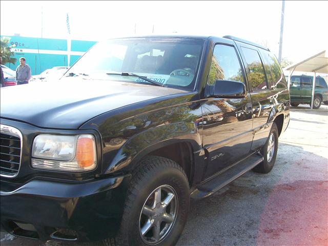 1999 GMC Yukon Denali Base