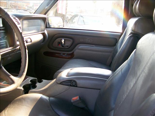 1999 GMC Yukon Denali Base