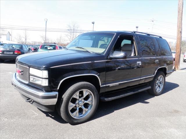 1999 GMC Yukon Denali Base
