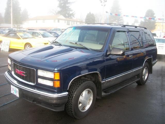 1999 GMC Yukon Denali EX Sedan 4D