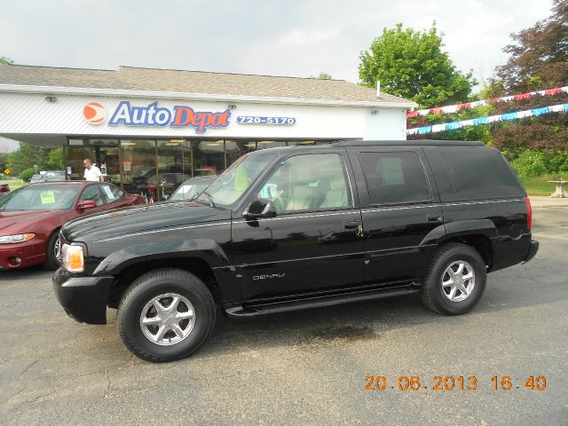 1999 GMC Yukon Denali 4x4 Crew Cab LE