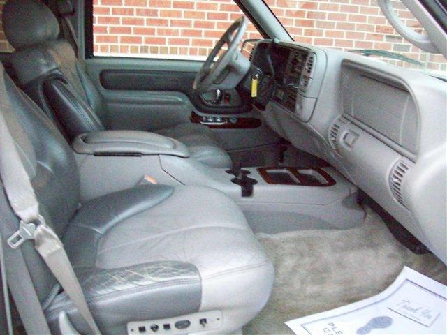 2000 GMC Yukon Denali Unknown