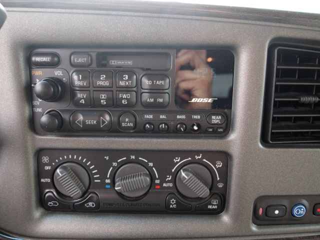 2001 GMC Yukon Denali LS 15