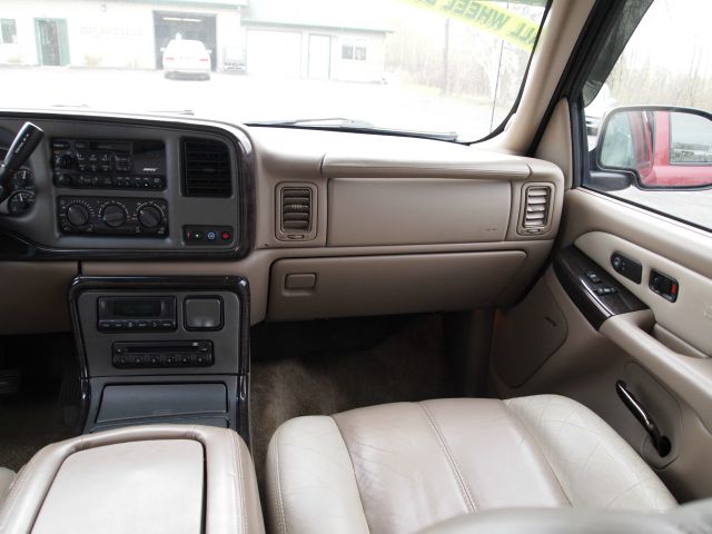 2001 GMC Yukon Denali LS 15