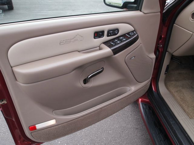 2001 GMC Yukon Denali LS 15