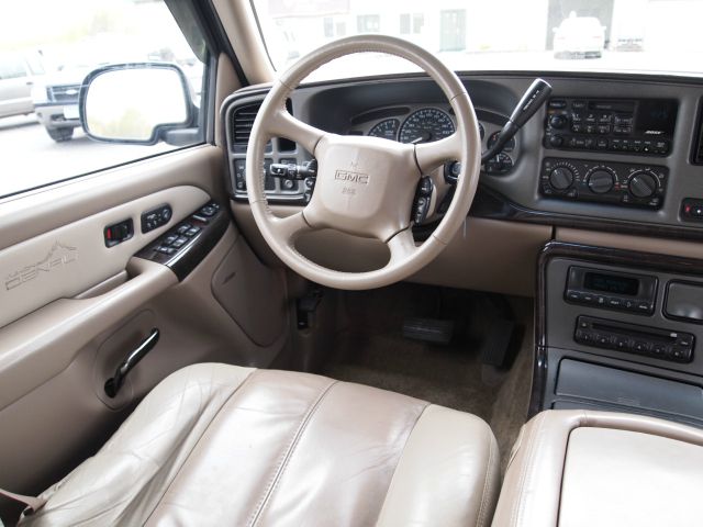 2001 GMC Yukon Denali LS 15