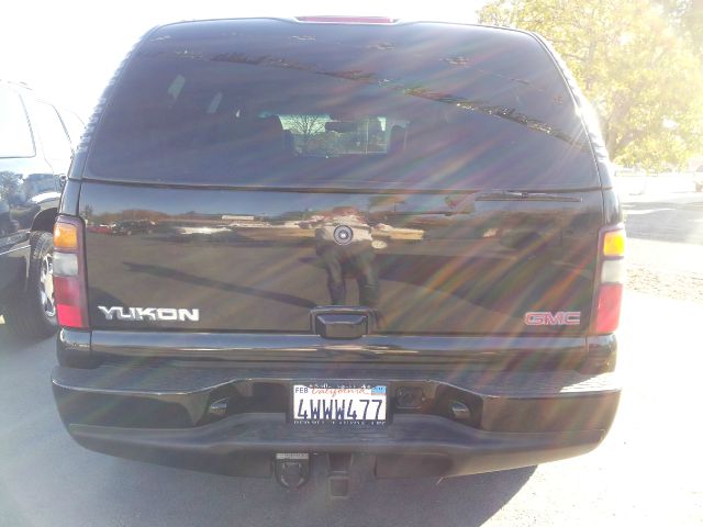 2002 GMC Yukon Denali EX - DUAL Power Doors