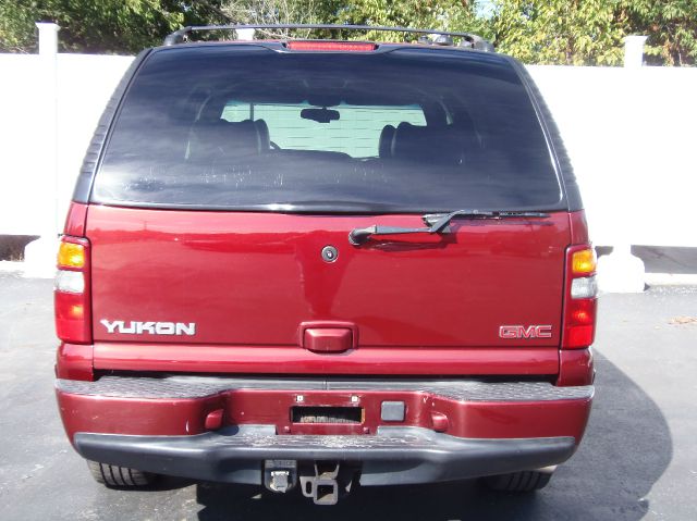 2002 GMC Yukon Denali Cutaway Reading Utility Bed