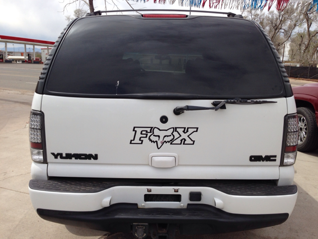2002 GMC Yukon Denali GLS PZEV