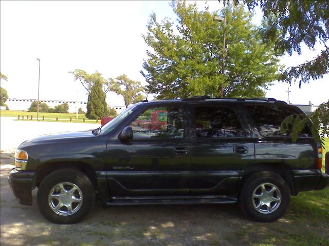 2003 GMC Yukon Denali Unknown