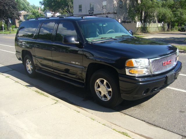 2003 GMC Yukon Denali GET IN HERE 1000 Trade-in