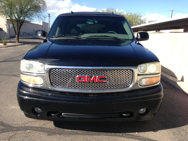 2003 GMC Yukon Denali Base