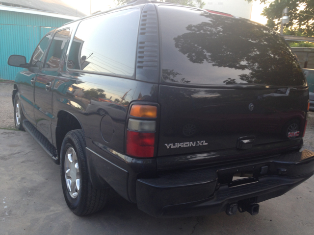 2004 GMC Yukon Denali Sport 4WD