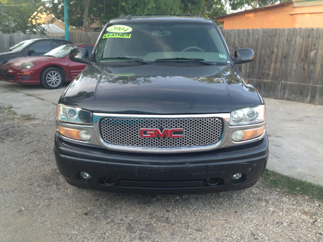 2004 GMC Yukon Denali Sport 4WD
