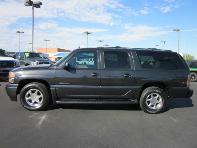 2004 GMC Yukon Denali Sport 4WD