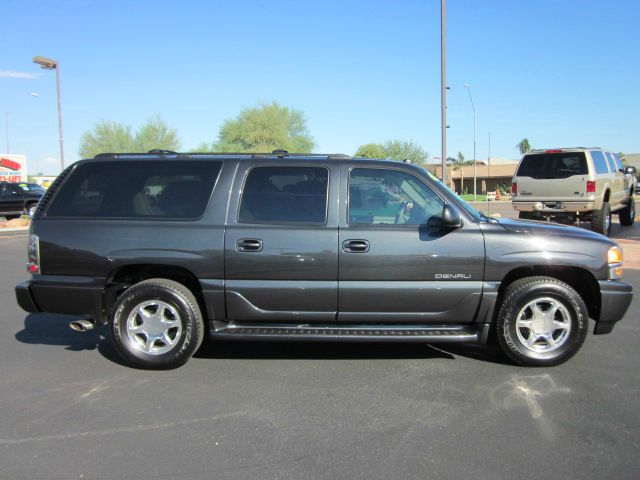 2004 GMC Yukon Denali Sport 4WD