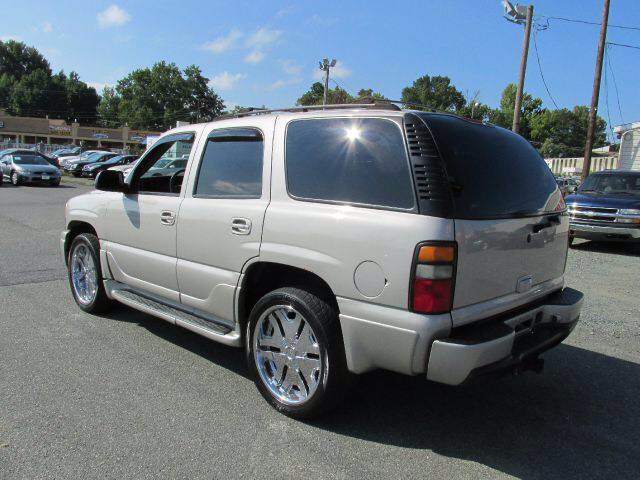 2004 GMC Yukon Denali Base