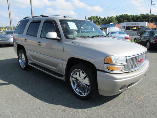 2004 GMC Yukon Denali Base