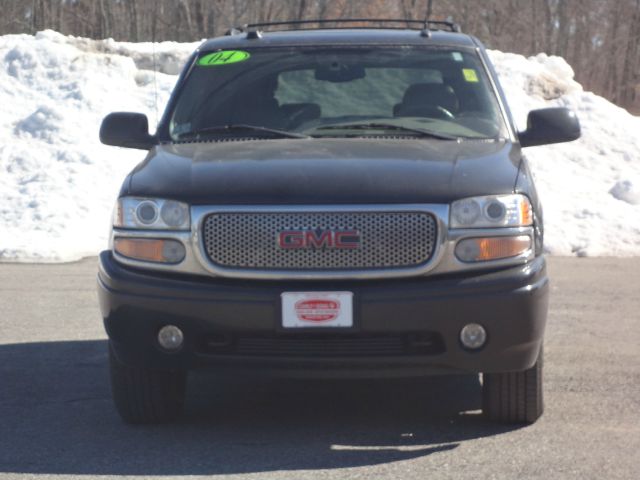 2004 GMC Yukon Denali EX Sedan 4D