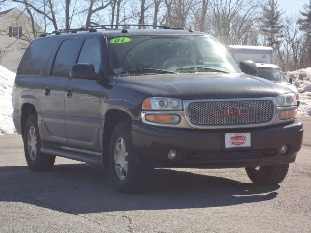 2004 GMC Yukon Denali EX Sedan 4D