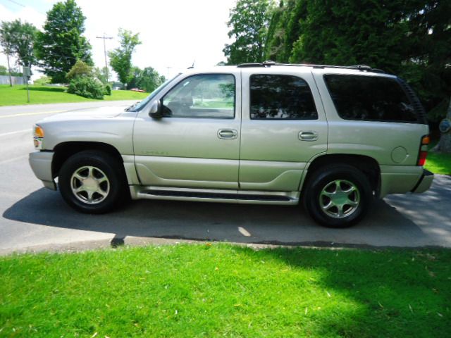 2005 GMC Yukon Denali Unknown