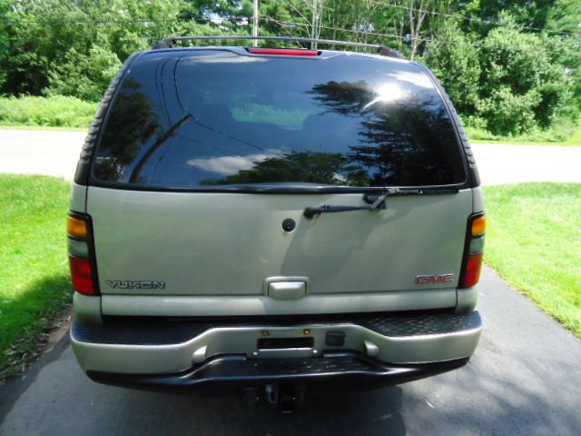 2005 GMC Yukon Denali Unknown