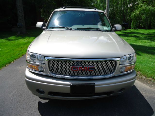 2005 GMC Yukon Denali Unknown