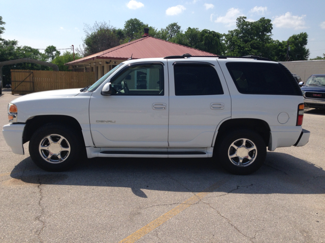 2005 GMC Yukon Denali Base
