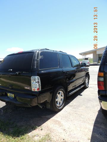 2005 GMC Yukon Denali Base