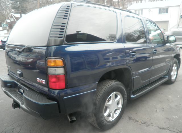 2005 GMC Yukon Denali Base
