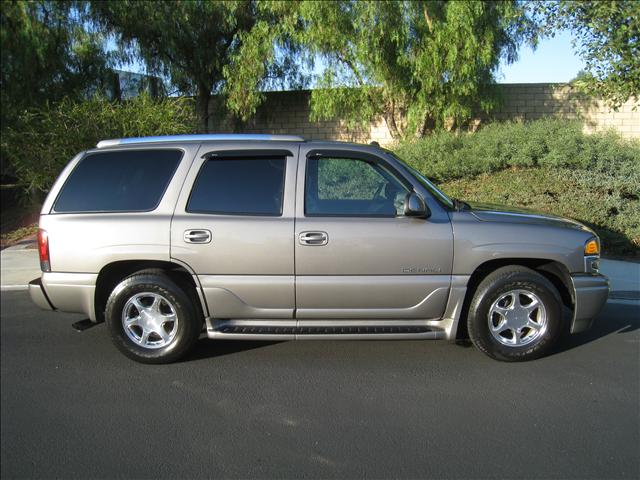 2005 GMC Yukon Denali EX Sedan 4D
