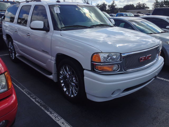 2005 GMC Yukon Denali Sport 4WD