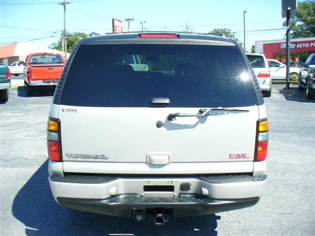 2006 GMC Yukon Denali SXT Van