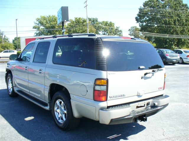 2006 GMC Yukon Denali SXT Van