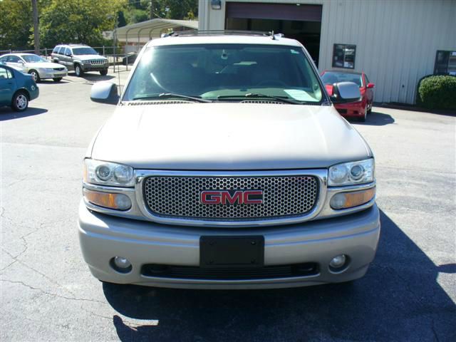 2006 GMC Yukon Denali SXT Van