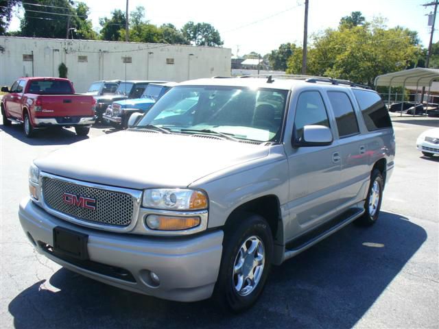 2006 GMC Yukon Denali SXT Van