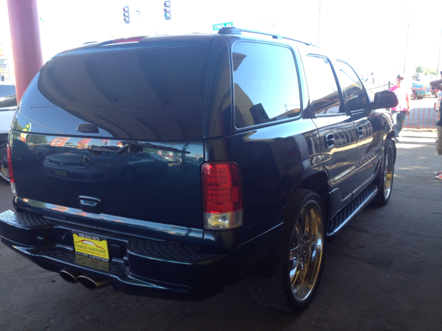 2006 GMC Yukon Denali EX - DUAL Power Doors