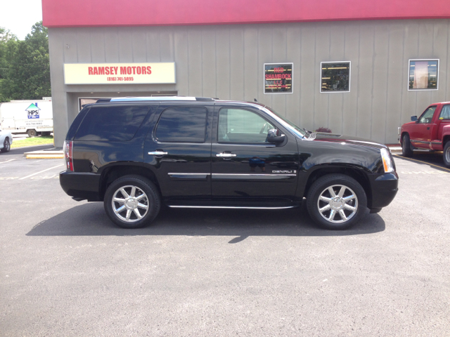 2007 GMC Yukon Denali EX - DUAL Power Doors