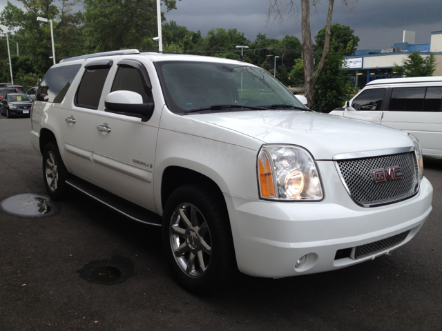 2007 GMC Yukon Denali SXT Van