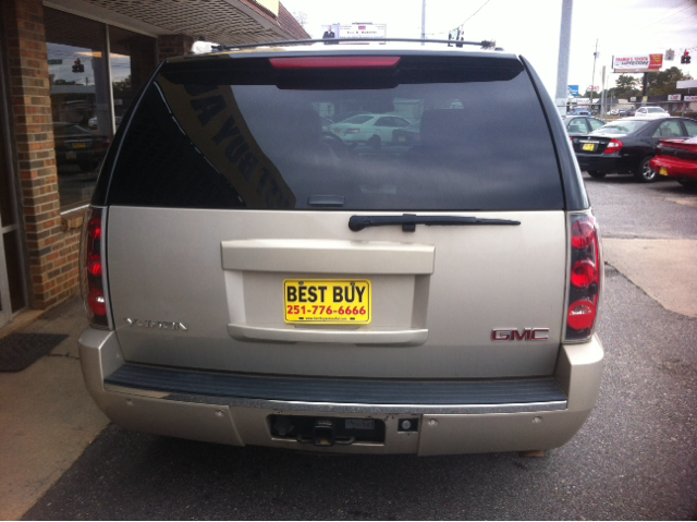 2007 GMC Yukon Denali EX - DUAL Power Doors