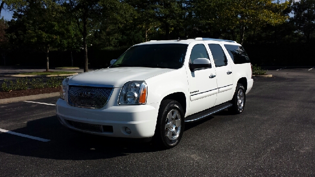 2007 GMC Yukon Denali SXT Van