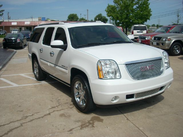 2007 GMC Yukon Denali SXT Van