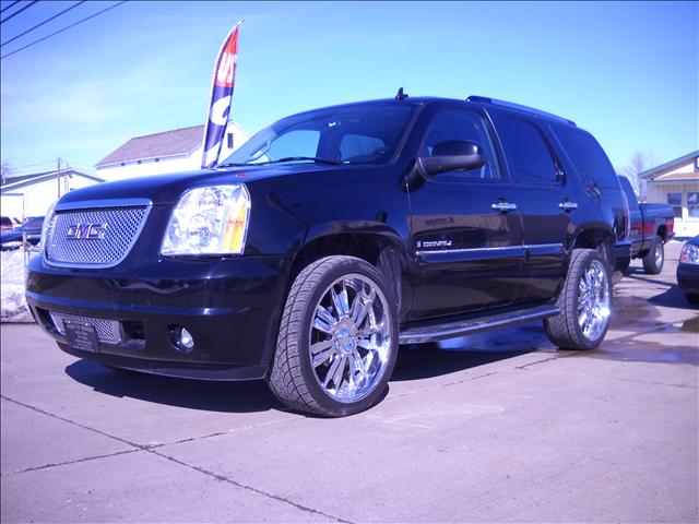 2007 GMC Yukon Denali EX Sedan 4D