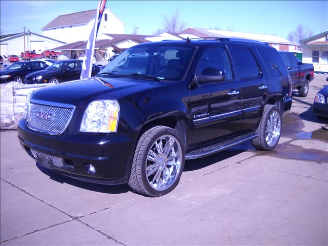 2007 GMC Yukon Denali EX Sedan 4D
