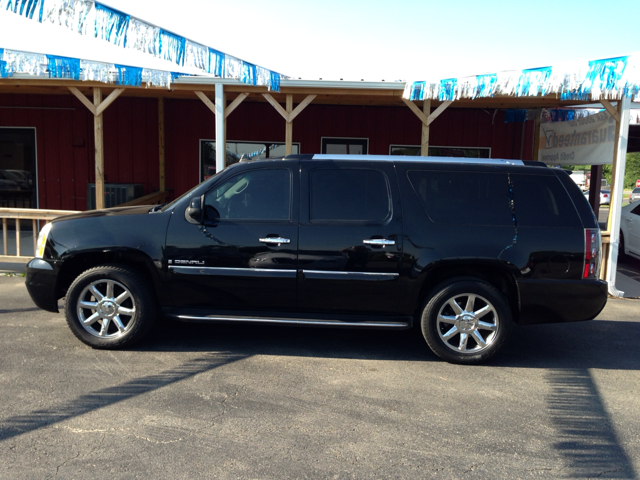 2007 GMC Yukon Denali SXT Van