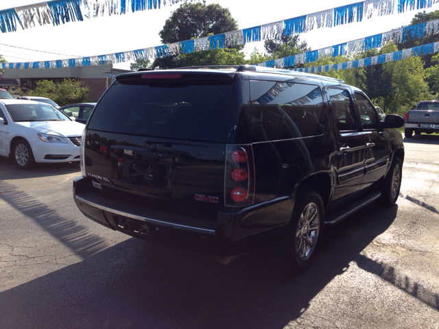 2007 GMC Yukon Denali SXT Van