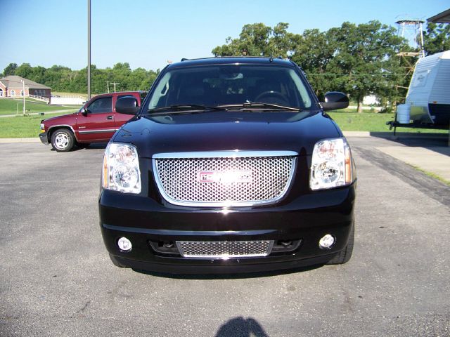 2007 GMC Yukon Denali EX - DUAL Power Doors