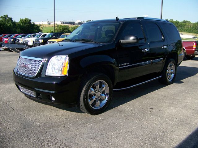 2007 GMC Yukon Denali EX - DUAL Power Doors